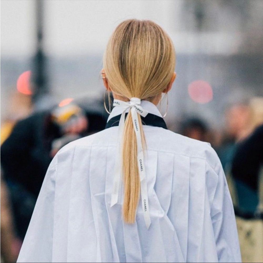 Chanel classic wide black and white wrapping ribbon
